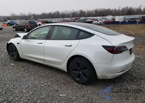 2022 Tesla Model 3 z USA, uszkodzony, nr VIN 5YJ3E1EA8NF315112
